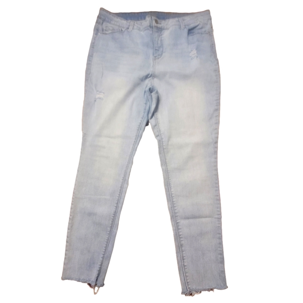 True Craft High Rise Distressed Skinny Jeans - Light Wash - Size 20